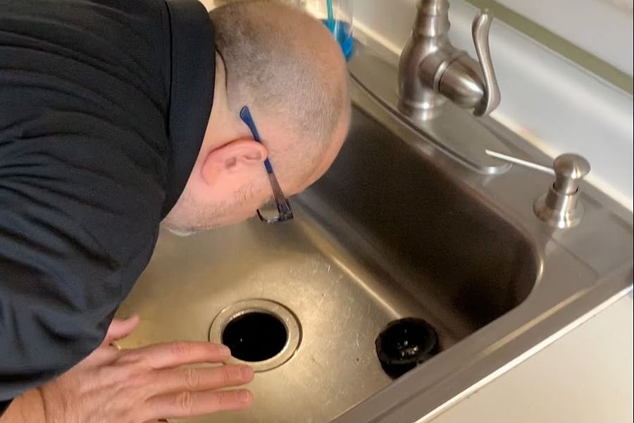 sewer smell in kitchen sink