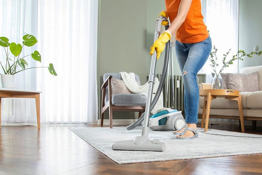 homemade eco-friendly cleaning solutions