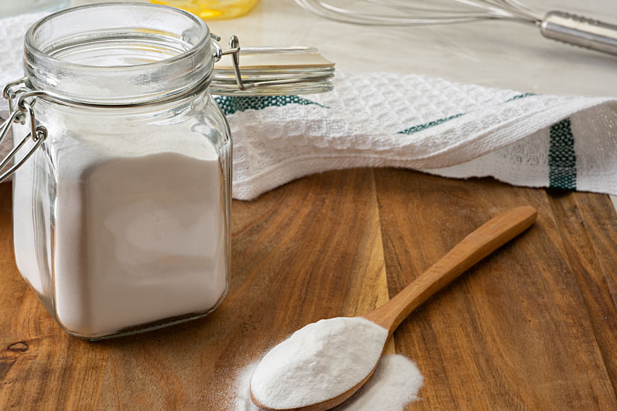 baking soda vinegar sink cleaning