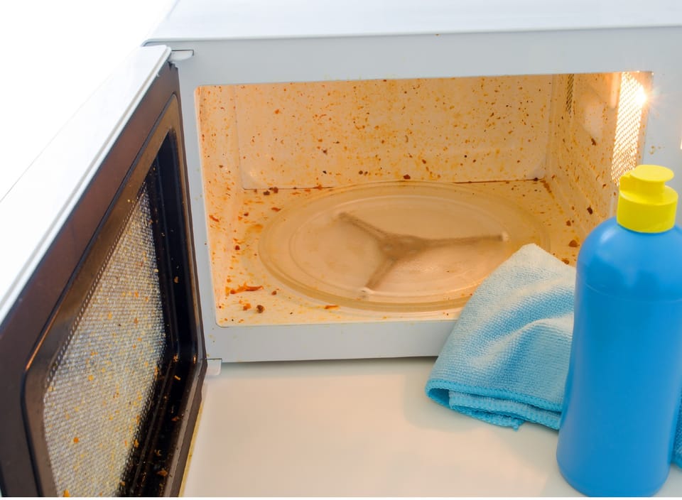 Keeping Your Microwave Clean: Effective Cleaning Methods for Your Kitchen Appliance